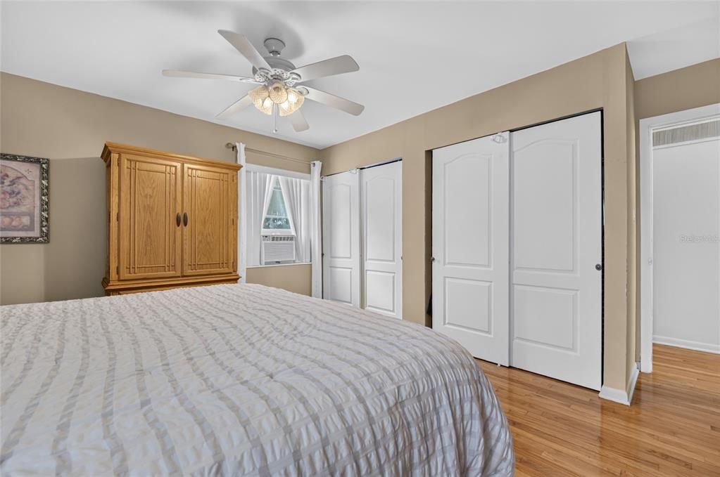 For Sale: $349,900 (3 beds, 2 baths, 1944 Square Feet)