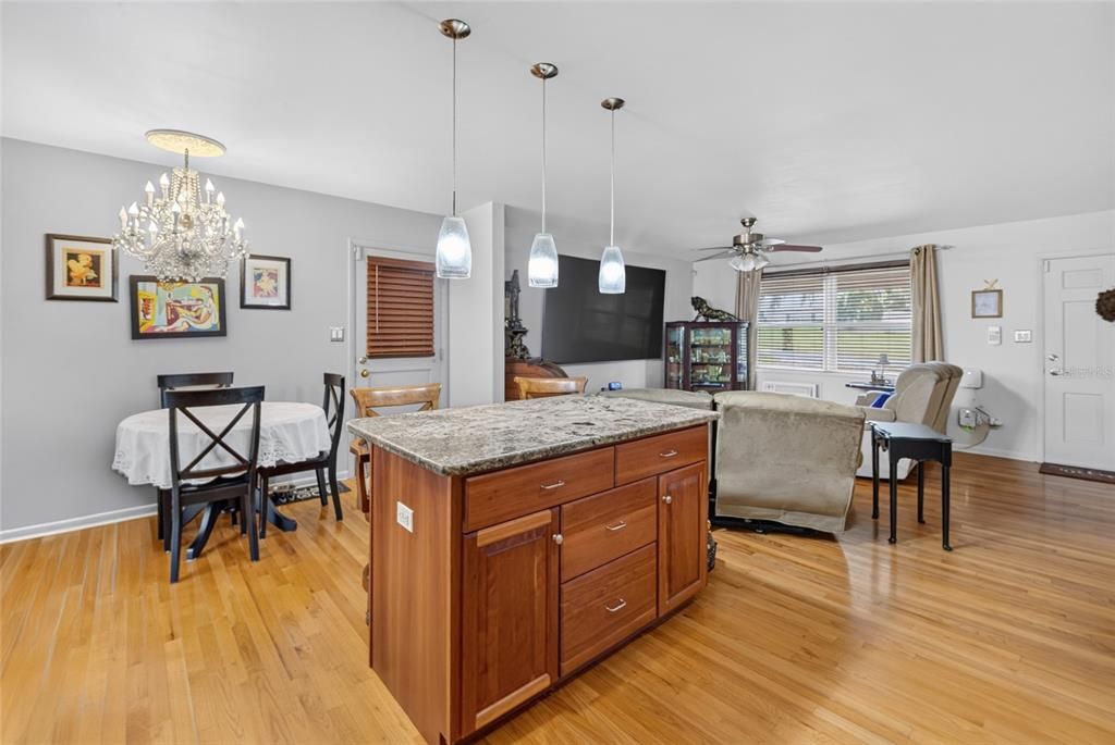 For Sale: $349,900 (3 beds, 2 baths, 1944 Square Feet)
