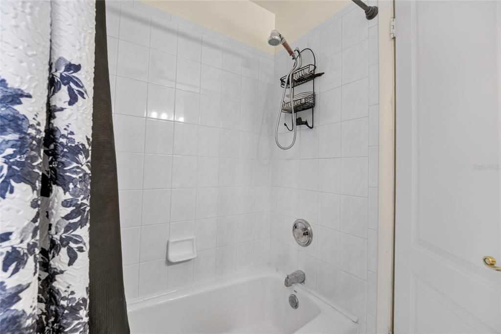 For Sale: $349,900 (3 beds, 2 baths, 1944 Square Feet)