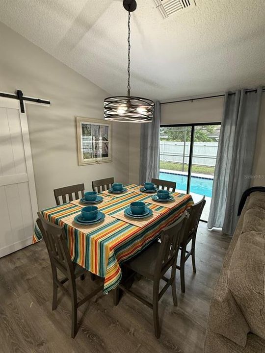 For Sale: $399,000 (3 beds, 2 baths, 1275 Square Feet)