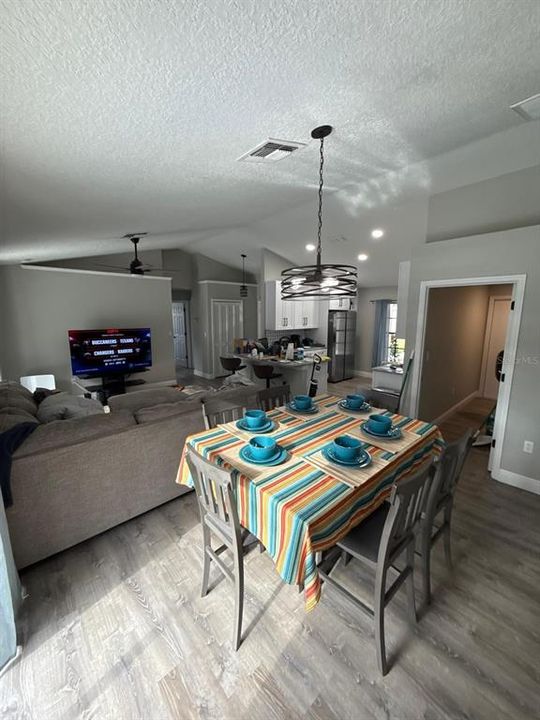 For Sale: $399,000 (3 beds, 2 baths, 1275 Square Feet)