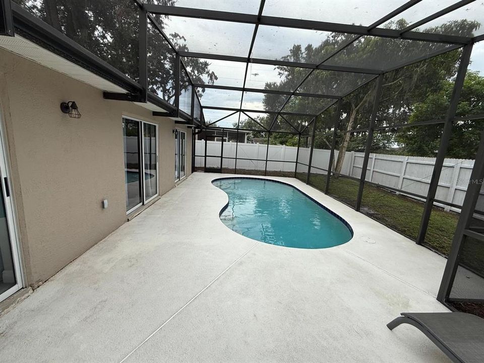 For Sale: $399,000 (3 beds, 2 baths, 1275 Square Feet)