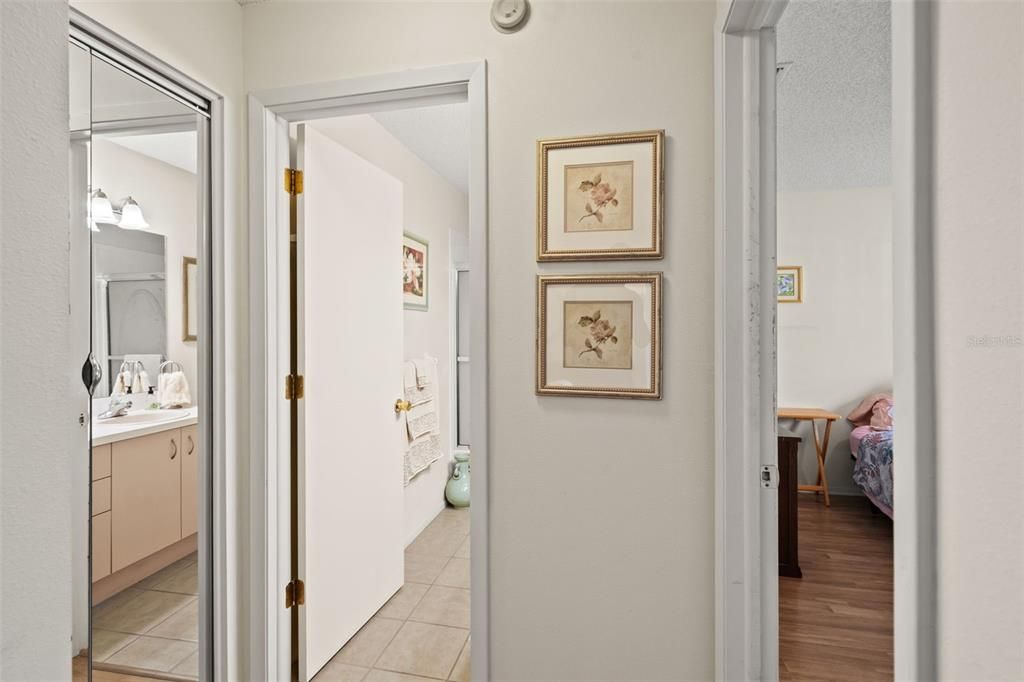 For Sale: $279,900 (2 beds, 2 baths, 1957 Square Feet)