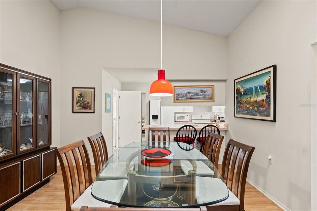 For Sale: $279,900 (2 beds, 2 baths, 1957 Square Feet)