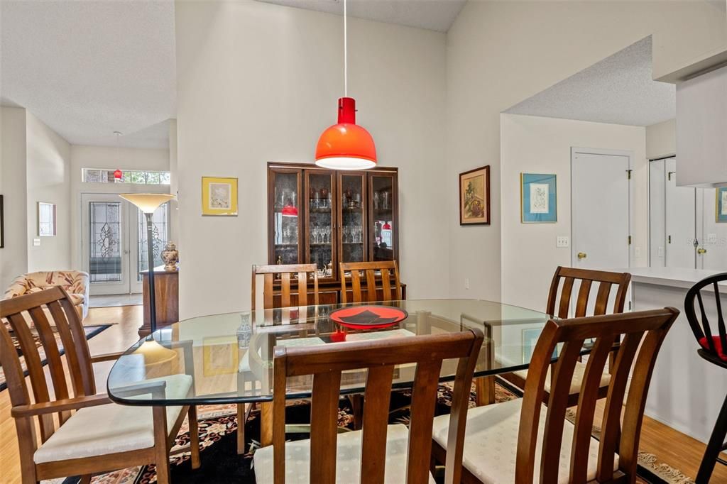 For Sale: $279,900 (2 beds, 2 baths, 1957 Square Feet)