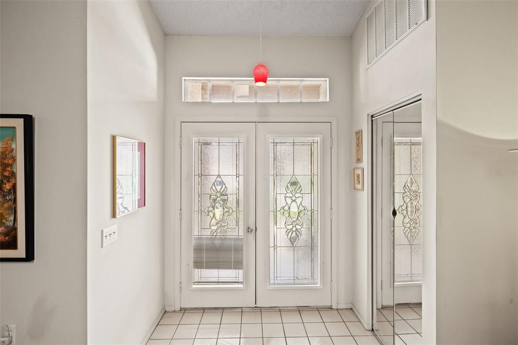 For Sale: $279,900 (2 beds, 2 baths, 1957 Square Feet)