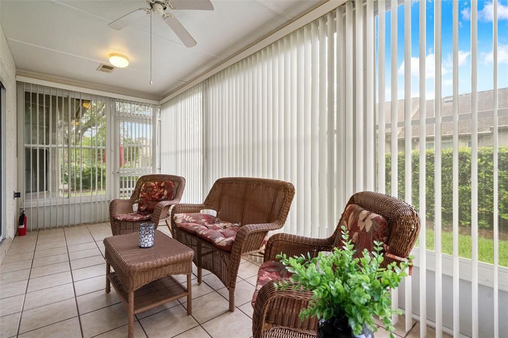 For Sale: $279,900 (2 beds, 2 baths, 1957 Square Feet)