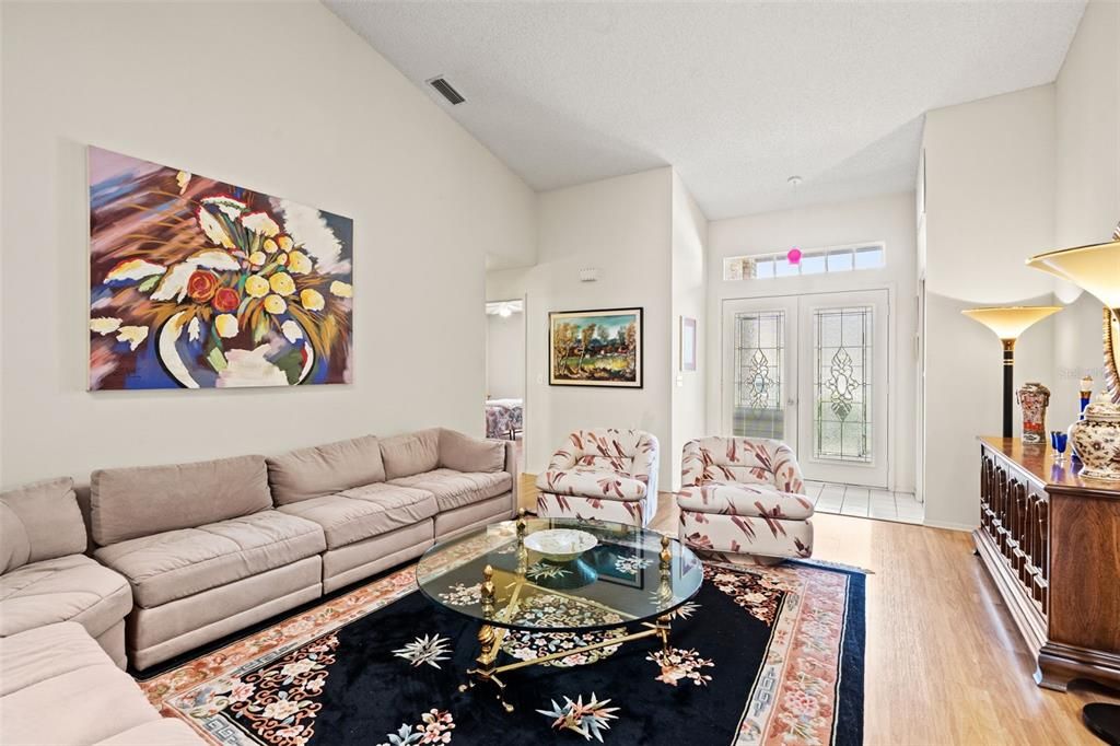 For Sale: $279,900 (2 beds, 2 baths, 1957 Square Feet)