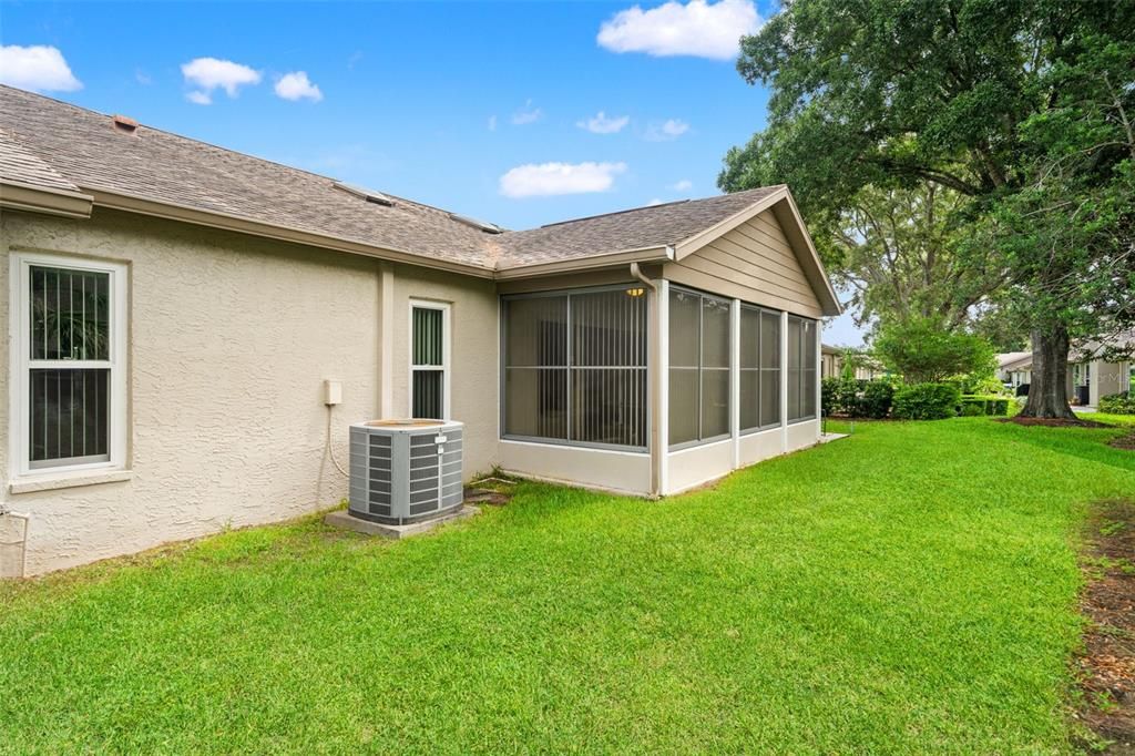 For Sale: $279,900 (2 beds, 2 baths, 1957 Square Feet)
