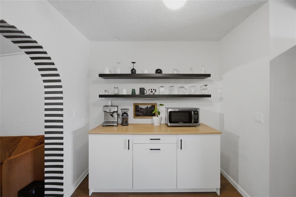 На продажу: $229,500 (2 спален, 2 ванн, 1178 Квадратных фут)