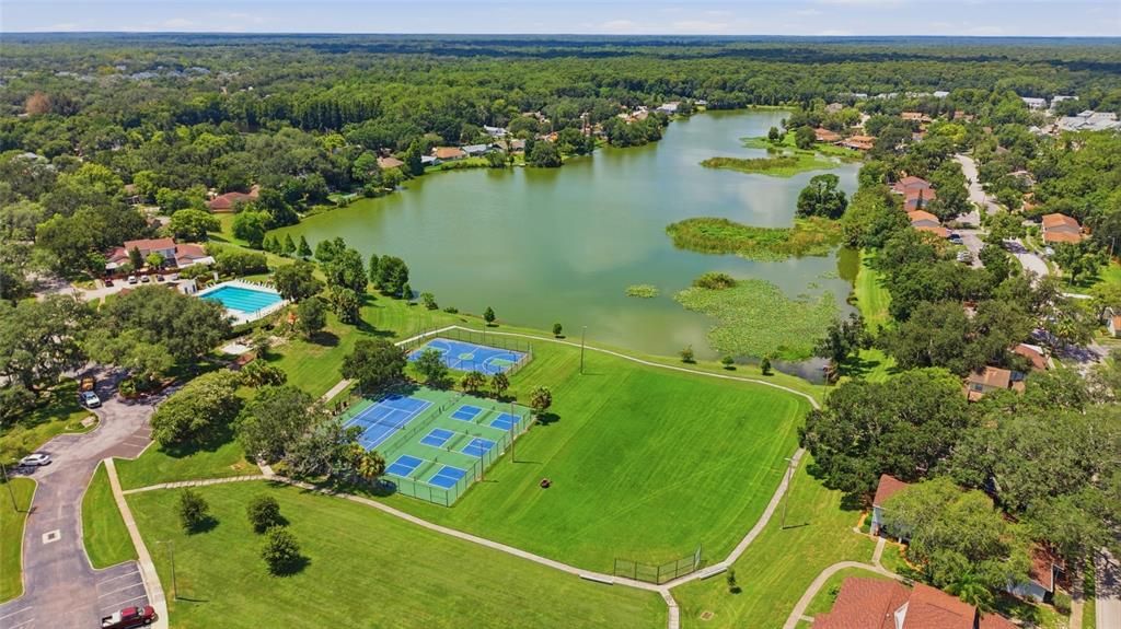 На продажу: $229,500 (2 спален, 2 ванн, 1178 Квадратных фут)
