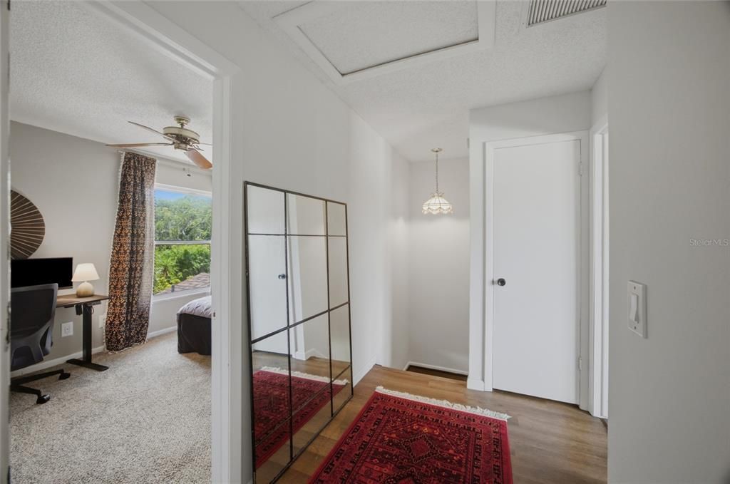 На продажу: $229,500 (2 спален, 2 ванн, 1178 Квадратных фут)