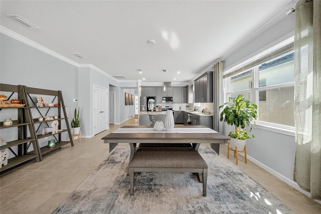 En Venta: $344,400 (2 camas, 2 baños, 1559 Pies cuadrados)