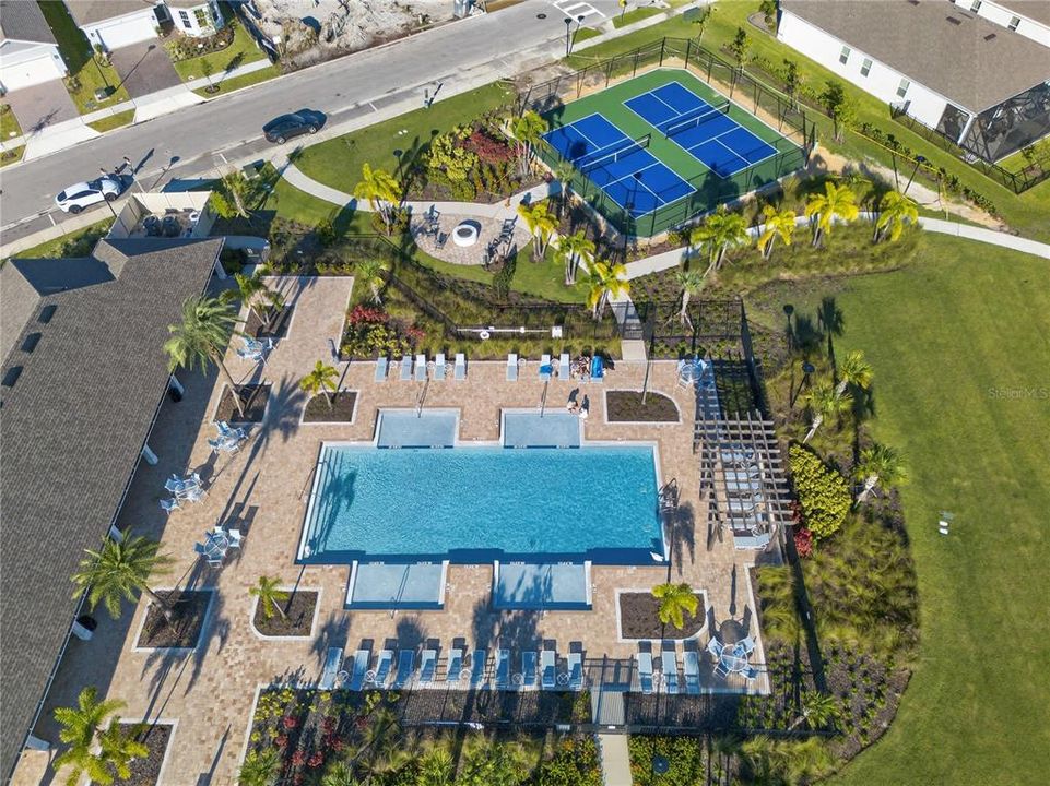 En Venta: $344,400 (2 camas, 2 baños, 1559 Pies cuadrados)