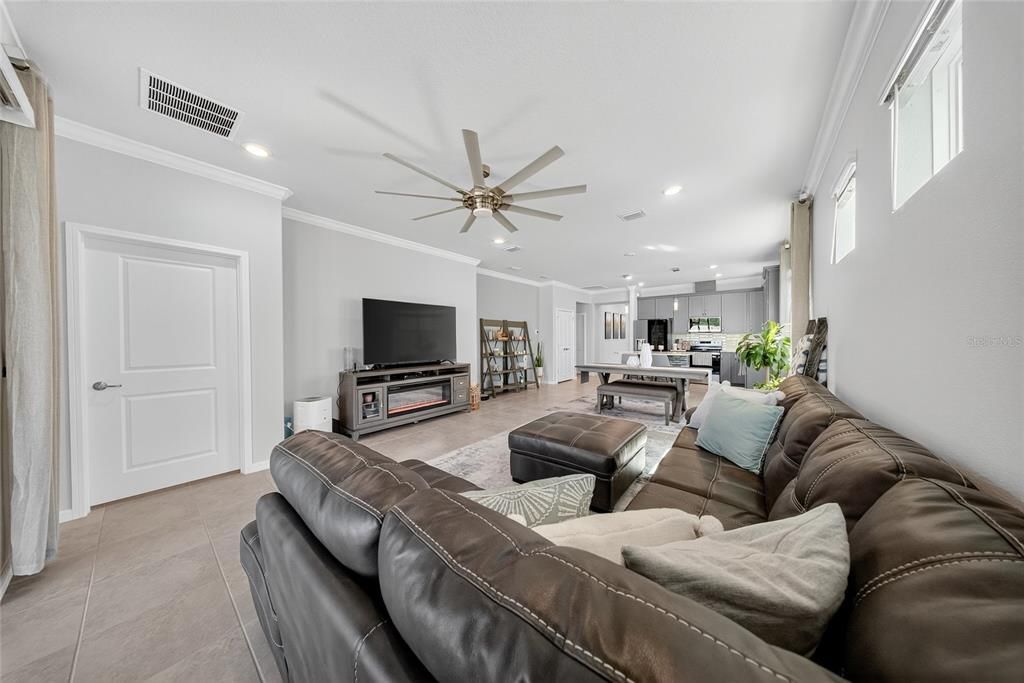 En Venta: $344,400 (2 camas, 2 baños, 1559 Pies cuadrados)