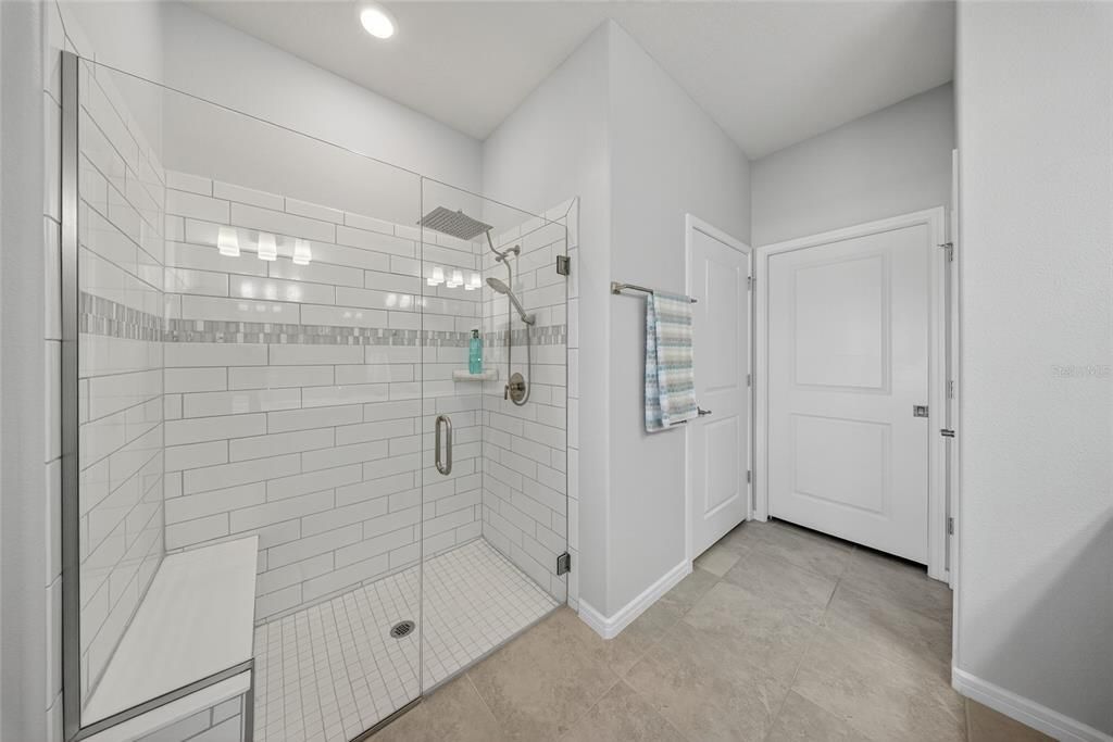 En Venta: $344,400 (2 camas, 2 baños, 1559 Pies cuadrados)