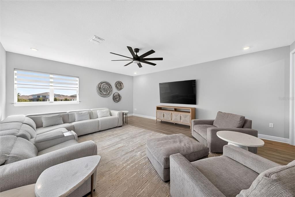 En Venta: $1,079,000 (5 camas, 3 baños, 3098 Pies cuadrados)