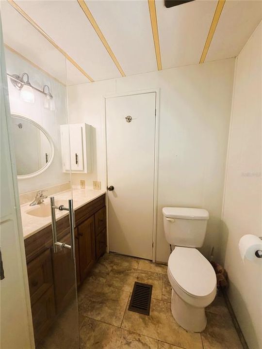 На продажу: $89,900 (2 спален, 2 ванн, 960 Квадратных фут)