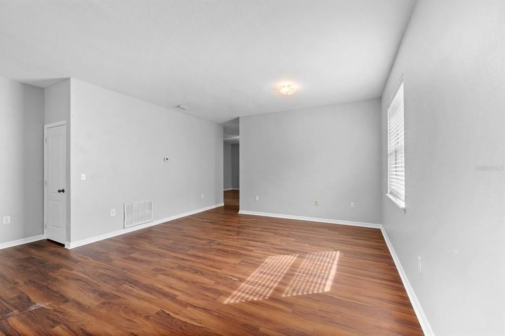 En Venta: $289,900 (3 camas, 2 baños, 1770 Pies cuadrados)