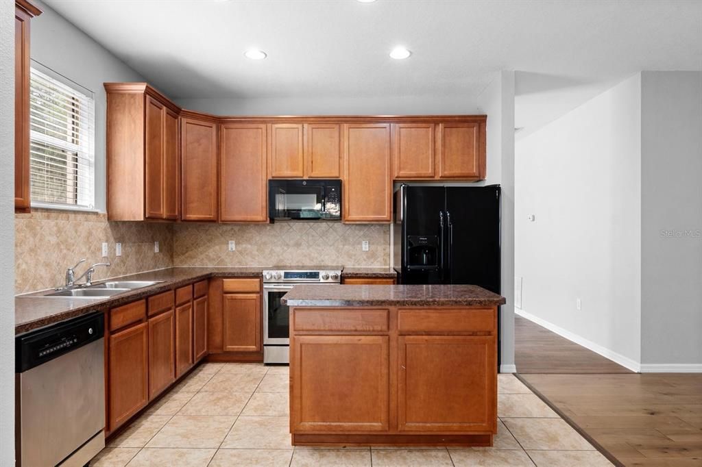 En Venta: $289,900 (3 camas, 2 baños, 1770 Pies cuadrados)