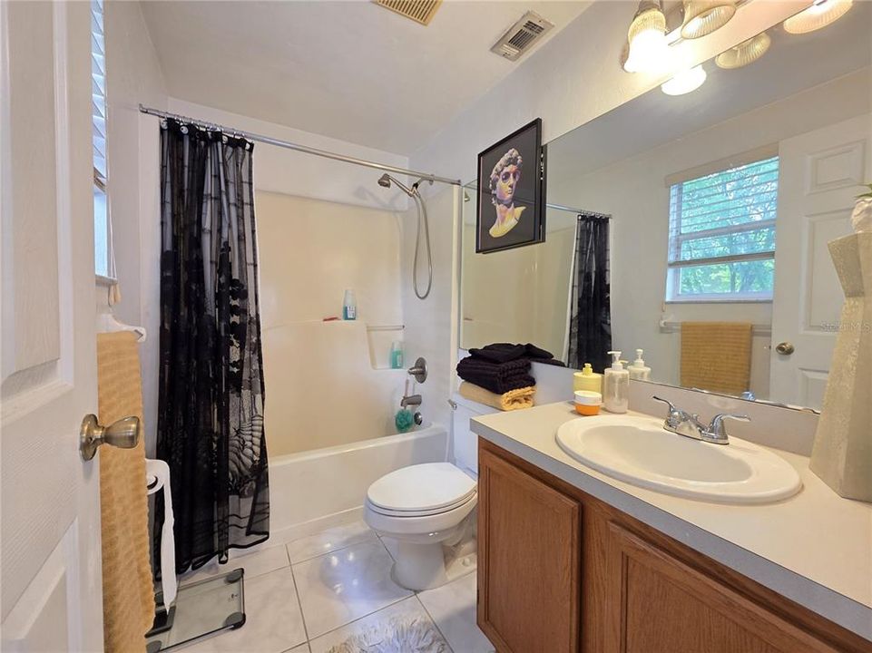 En Venta: $174,000 (2 camas, 2 baños, 1172 Pies cuadrados)