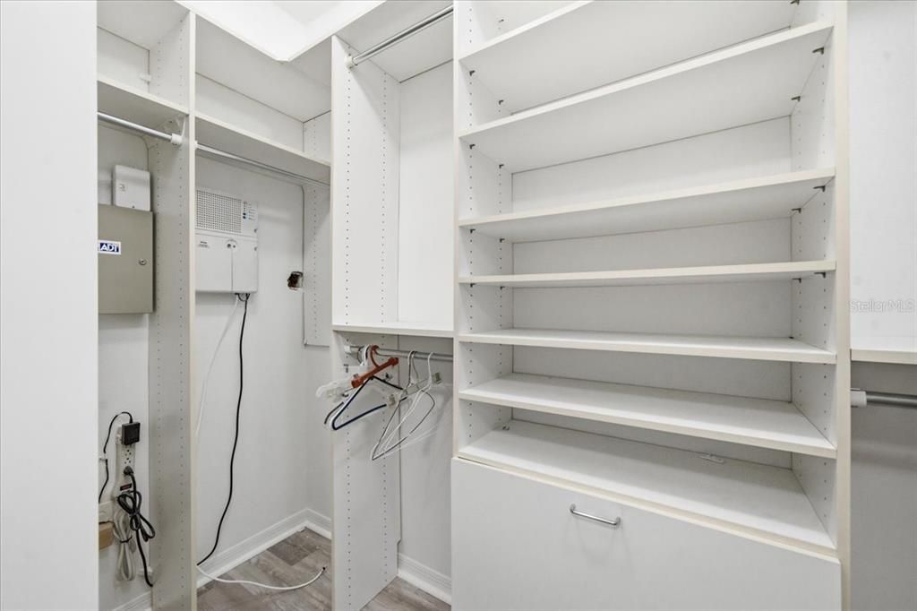 На продажу: $179,900 (1 спален, 1 ванн, 867 Квадратных фут)