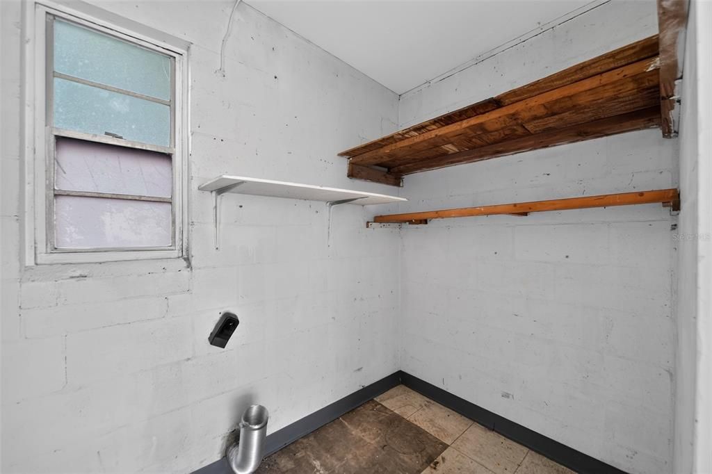 En Venta: $285,000 (3 camas, 1 baños, 912 Pies cuadrados)