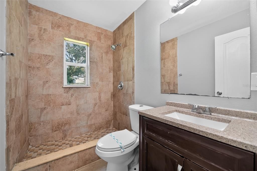En Venta: $285,000 (3 camas, 1 baños, 912 Pies cuadrados)