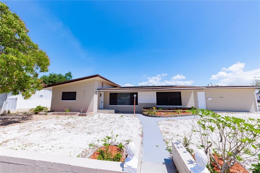 For Sale: $450,000 (3 beds, 2 baths, 1425 Square Feet)