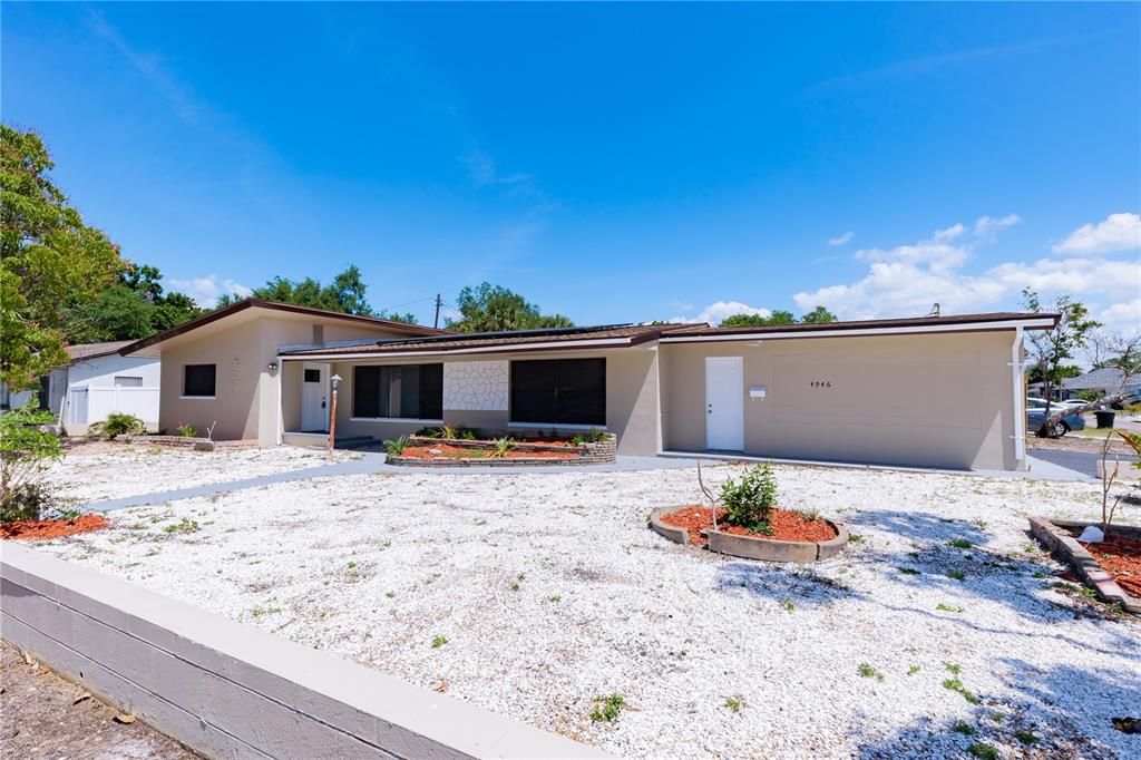 For Sale: $450,000 (3 beds, 2 baths, 1425 Square Feet)
