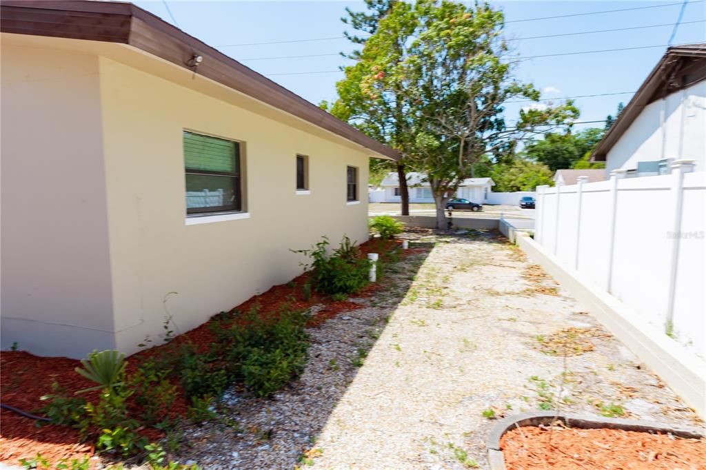 For Sale: $450,000 (3 beds, 2 baths, 1425 Square Feet)
