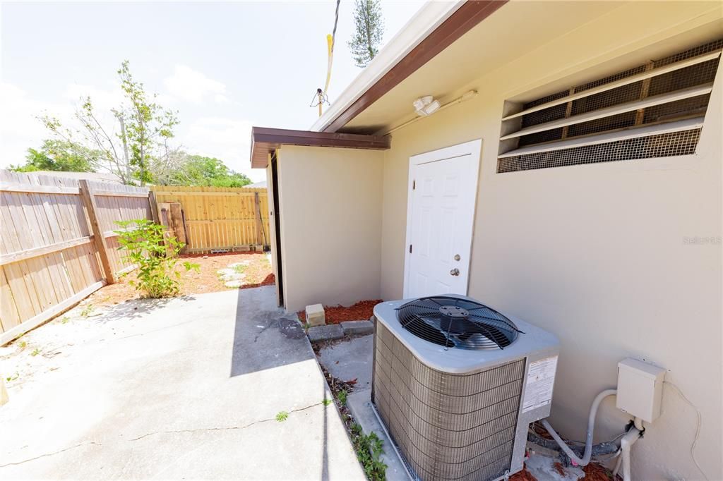 For Sale: $450,000 (3 beds, 2 baths, 1425 Square Feet)