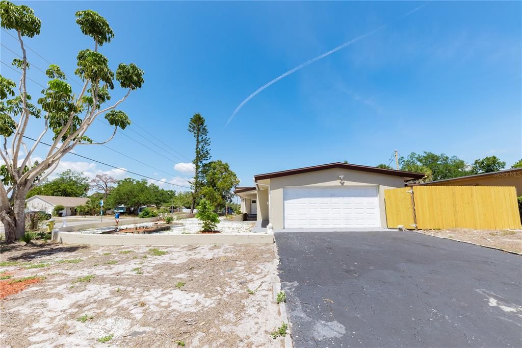 For Sale: $450,000 (3 beds, 2 baths, 1425 Square Feet)