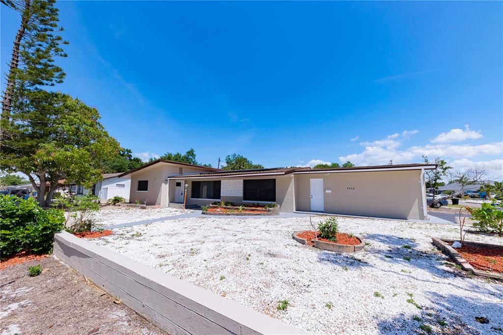 For Sale: $450,000 (3 beds, 2 baths, 1425 Square Feet)