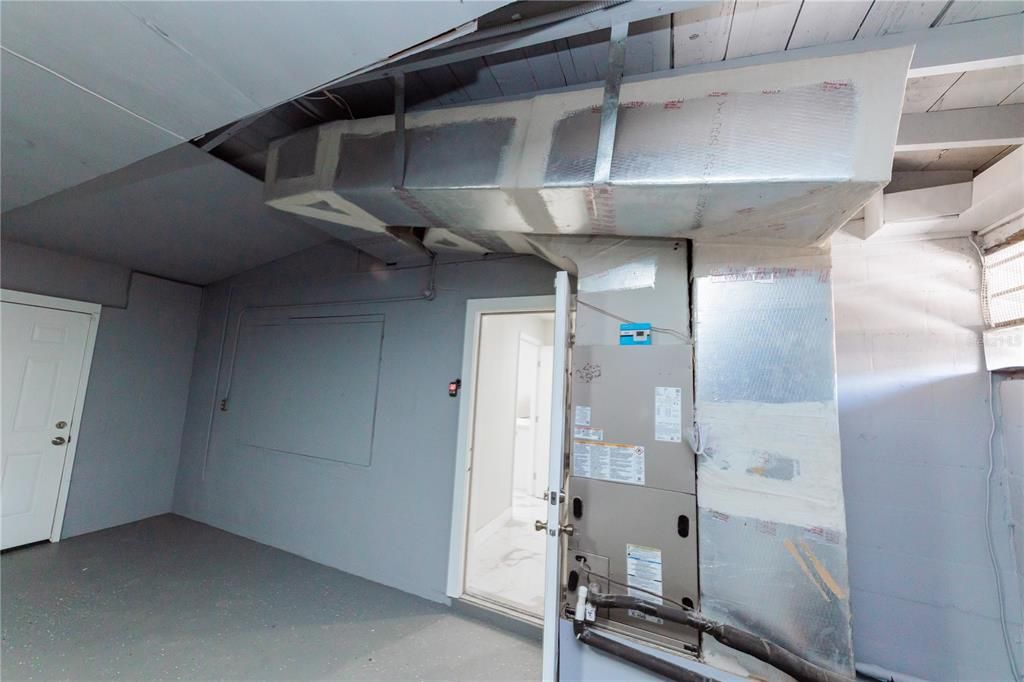 For Sale: $450,000 (3 beds, 2 baths, 1425 Square Feet)