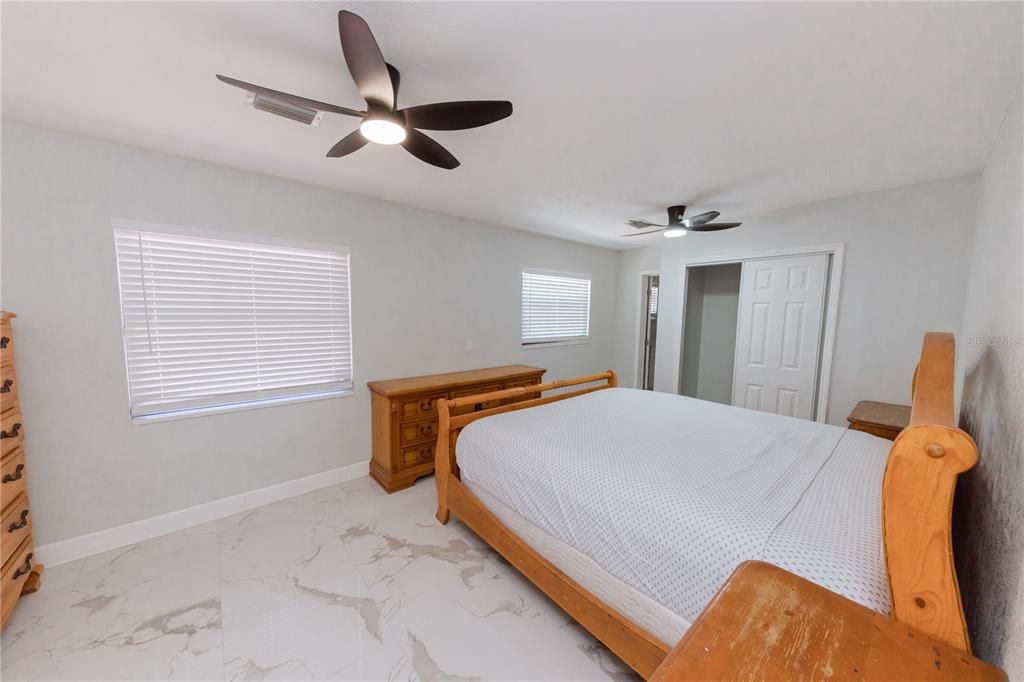 For Sale: $450,000 (3 beds, 2 baths, 1425 Square Feet)