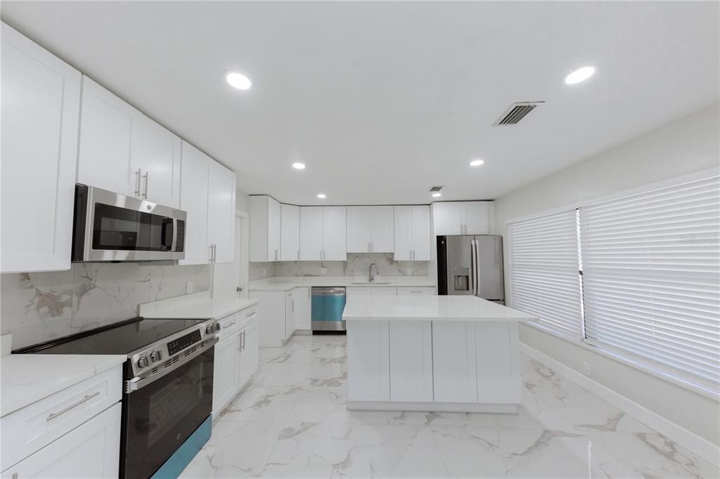 For Sale: $450,000 (3 beds, 2 baths, 1425 Square Feet)