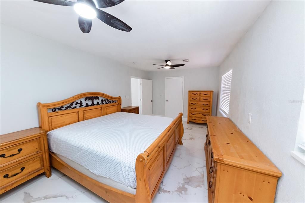 For Sale: $450,000 (3 beds, 2 baths, 1425 Square Feet)