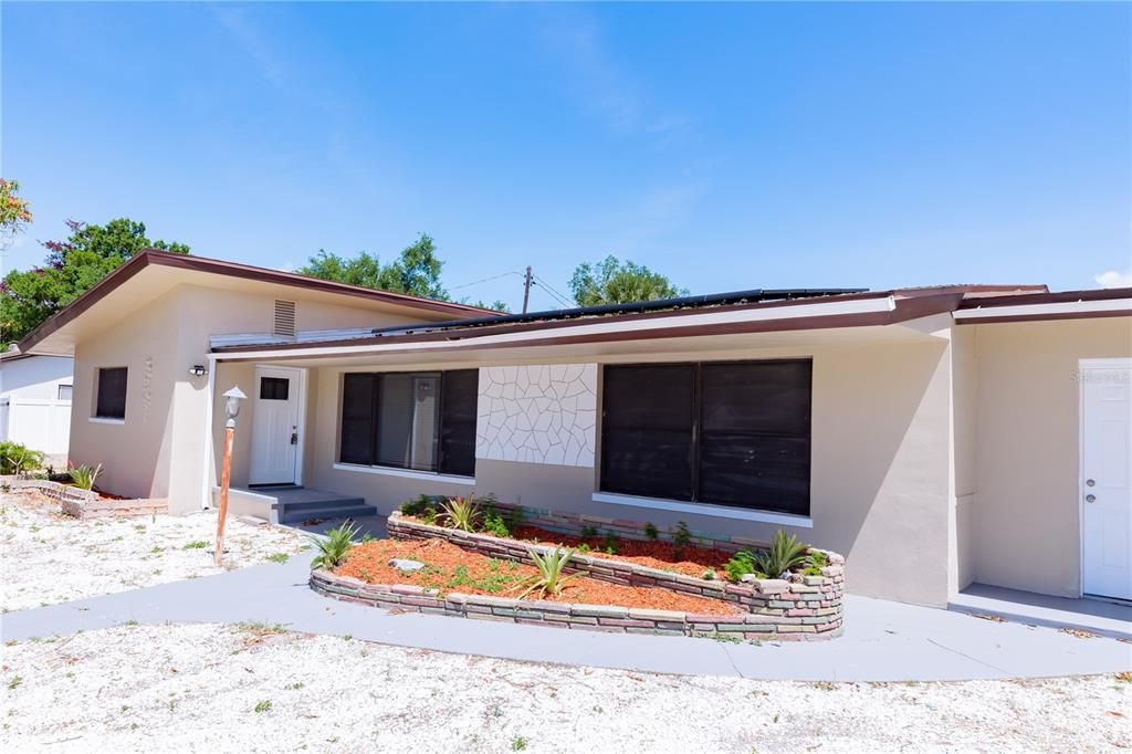 For Sale: $450,000 (3 beds, 2 baths, 1425 Square Feet)