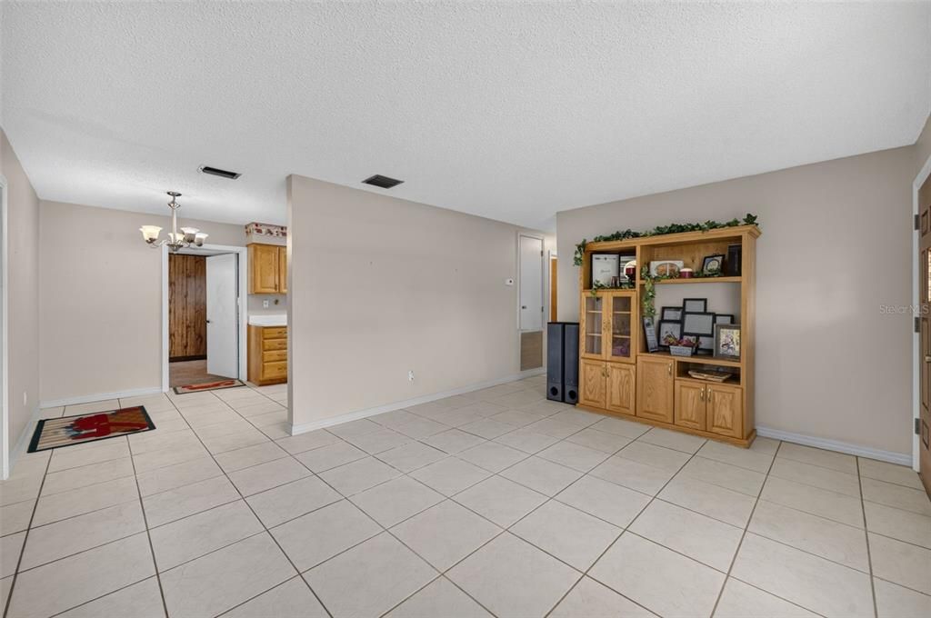 En Venta: $645,000 (3 camas, 1 baños, 1778 Pies cuadrados)