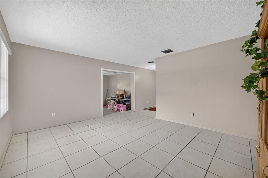 En Venta: $645,000 (3 camas, 1 baños, 1778 Pies cuadrados)