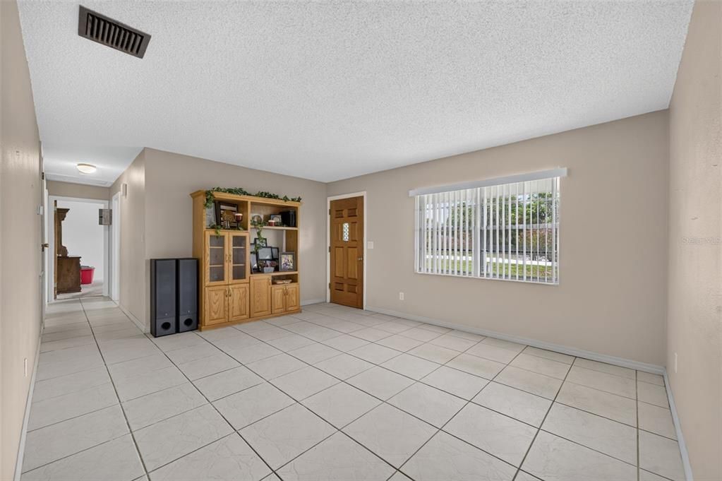 En Venta: $645,000 (3 camas, 1 baños, 1778 Pies cuadrados)