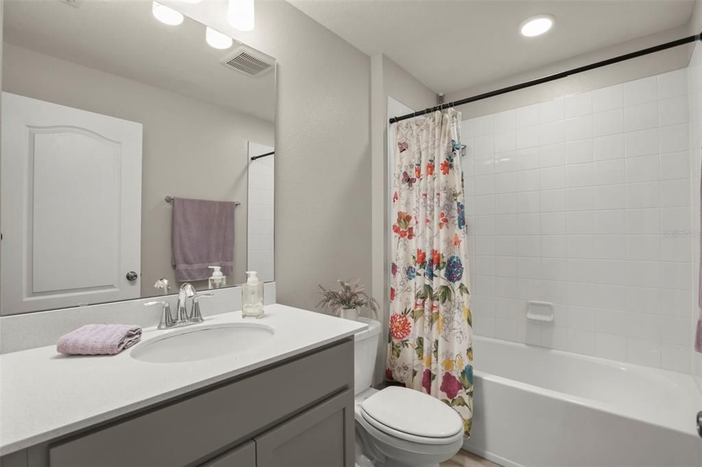 For Rent: $2,650 (3 beds, 2 baths, 1379 Square Feet)