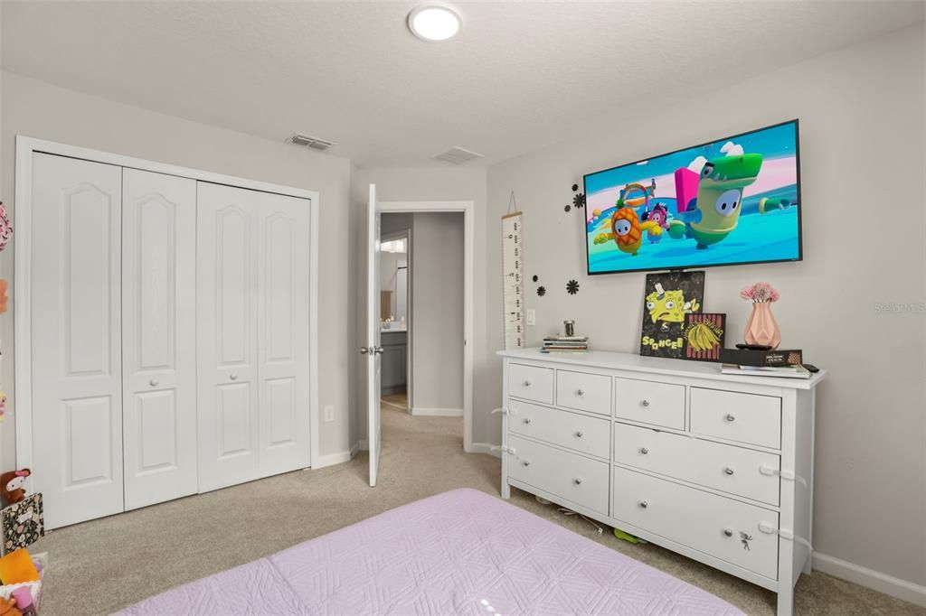 For Rent: $2,650 (3 beds, 2 baths, 1379 Square Feet)