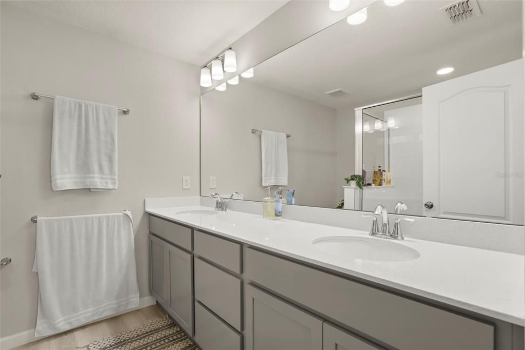 For Rent: $2,650 (3 beds, 2 baths, 1379 Square Feet)