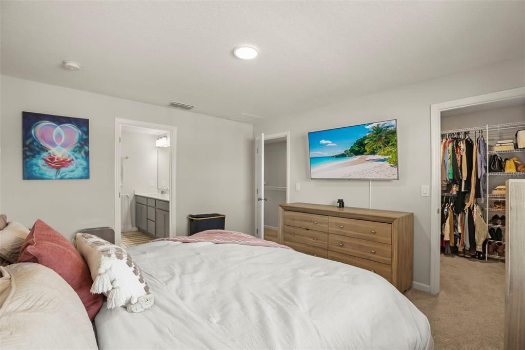 For Rent: $2,650 (3 beds, 2 baths, 1379 Square Feet)