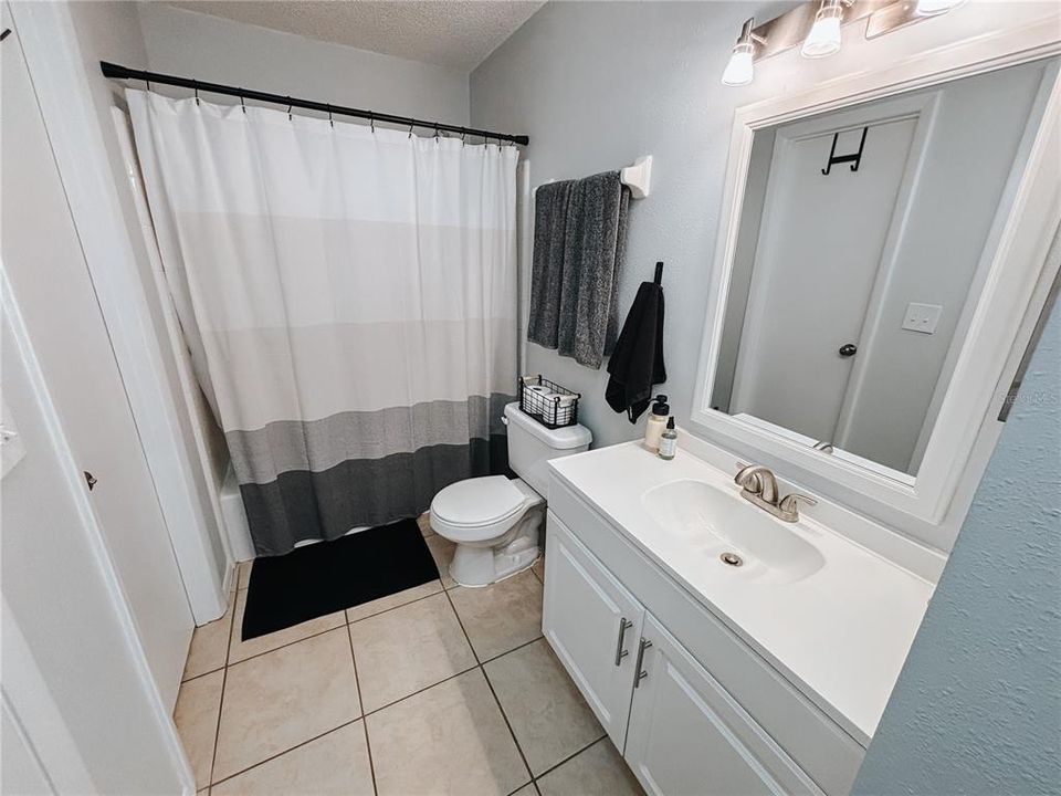 For Sale: $139,500 (2 beds, 2 baths, 833 Square Feet)