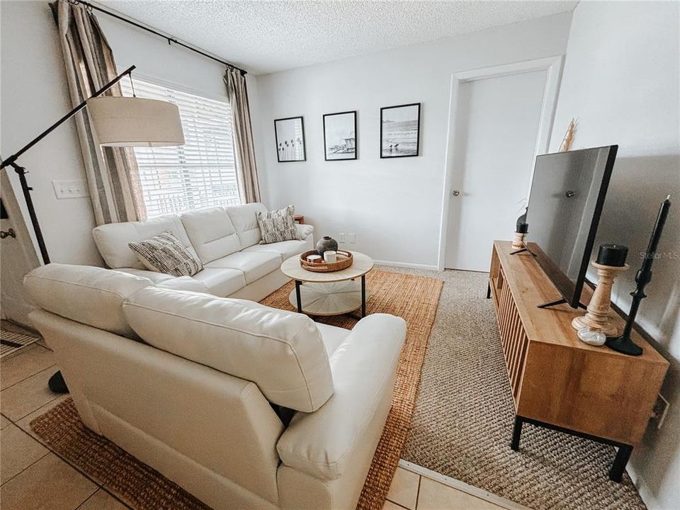 For Sale: $139,500 (2 beds, 2 baths, 833 Square Feet)