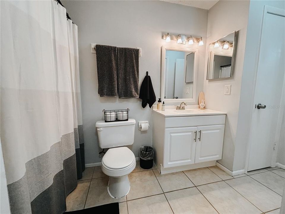 For Sale: $139,500 (2 beds, 2 baths, 833 Square Feet)