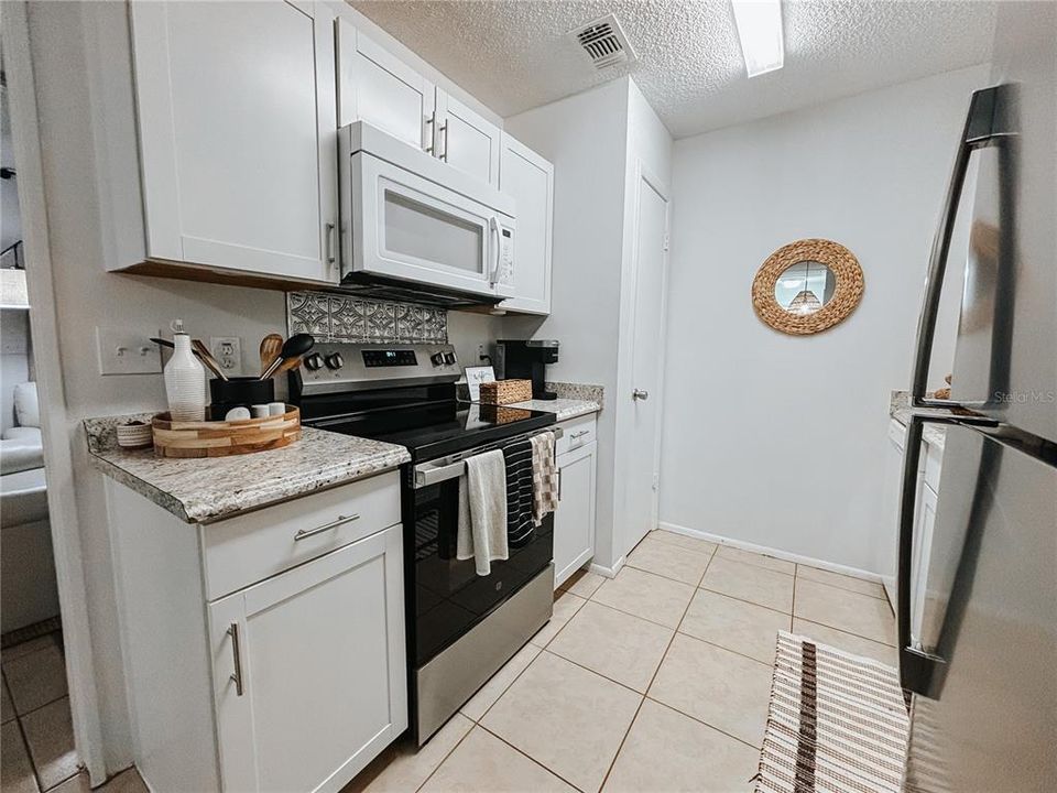 For Sale: $139,500 (2 beds, 2 baths, 833 Square Feet)